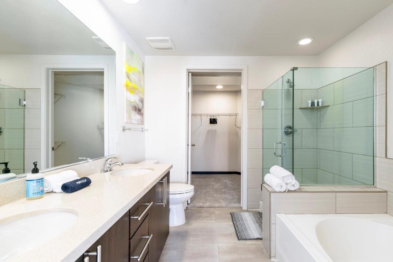 2br Weho Penthouse Topfloor