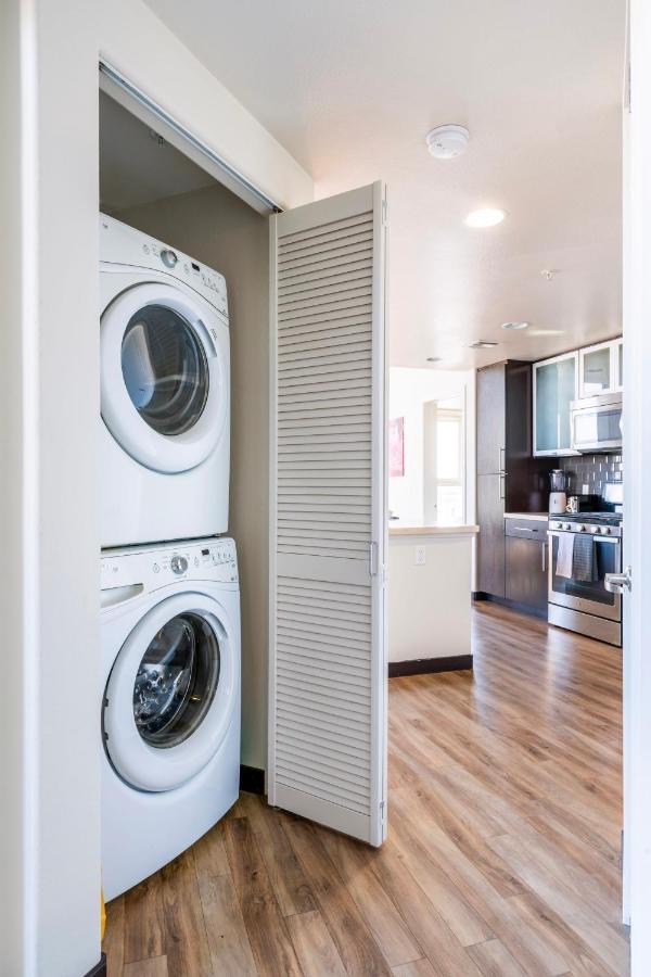 2br Weho Penthouse Topfloor